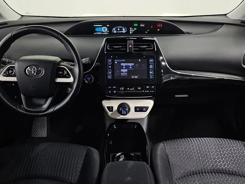 Toyota Prius 1.8 E, снимка 7 - Автомобили и джипове - 55048012