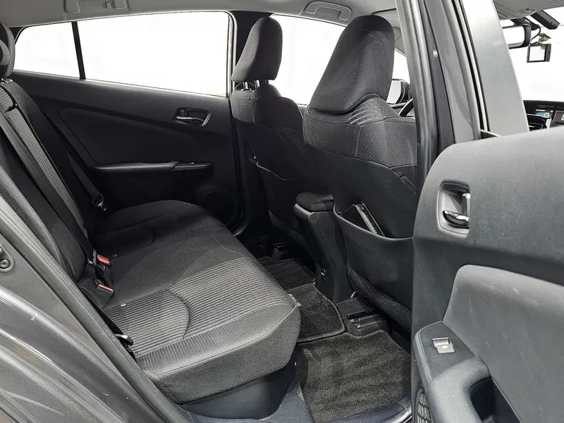 Toyota Prius 1.8 E, снимка 12 - Автомобили и джипове - 55048012