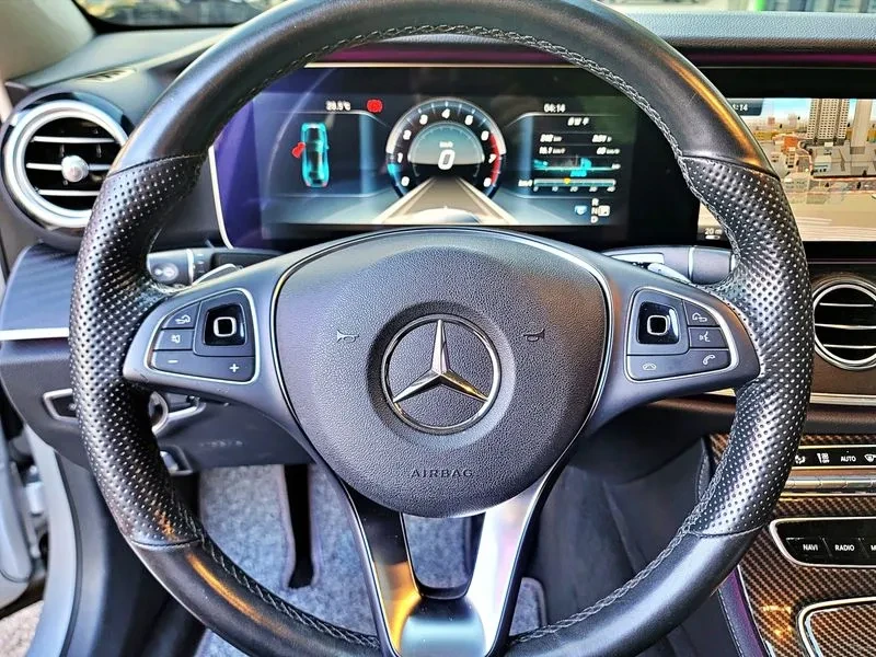 Mercedes-Benz E 300 Avantgarde, снимка 7 - Автомобили и джипове - 56018576