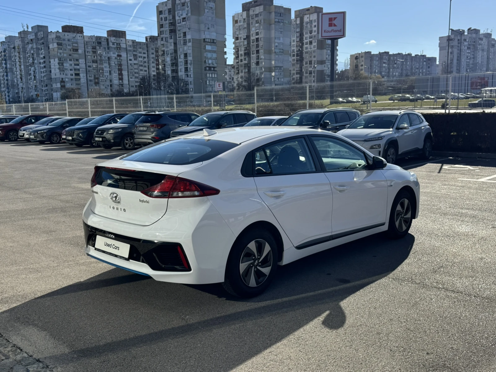 Hyundai Ioniq Hybrid - изображение 4