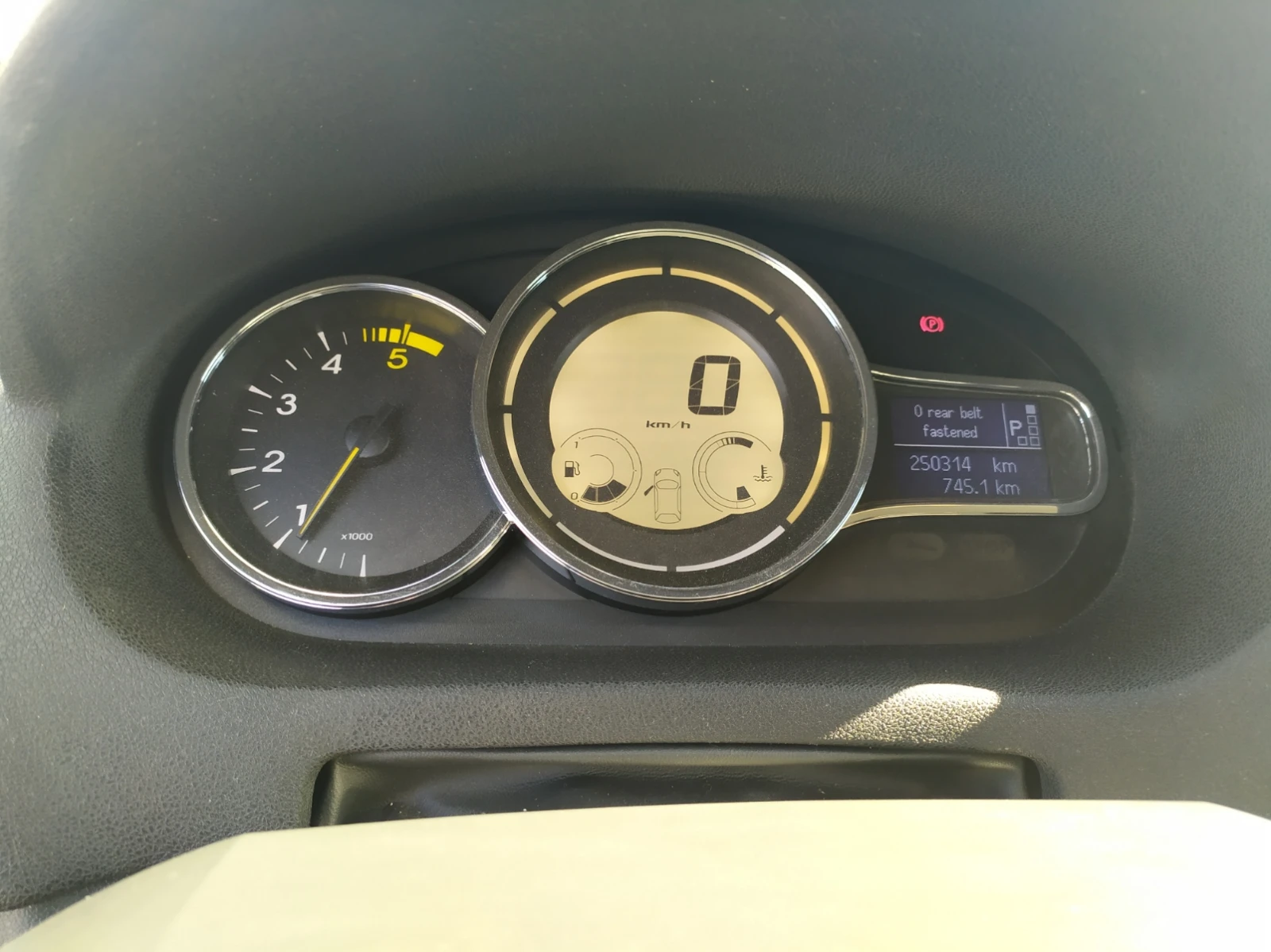 Renault Megane 1.5Dci EDC - изображение 8