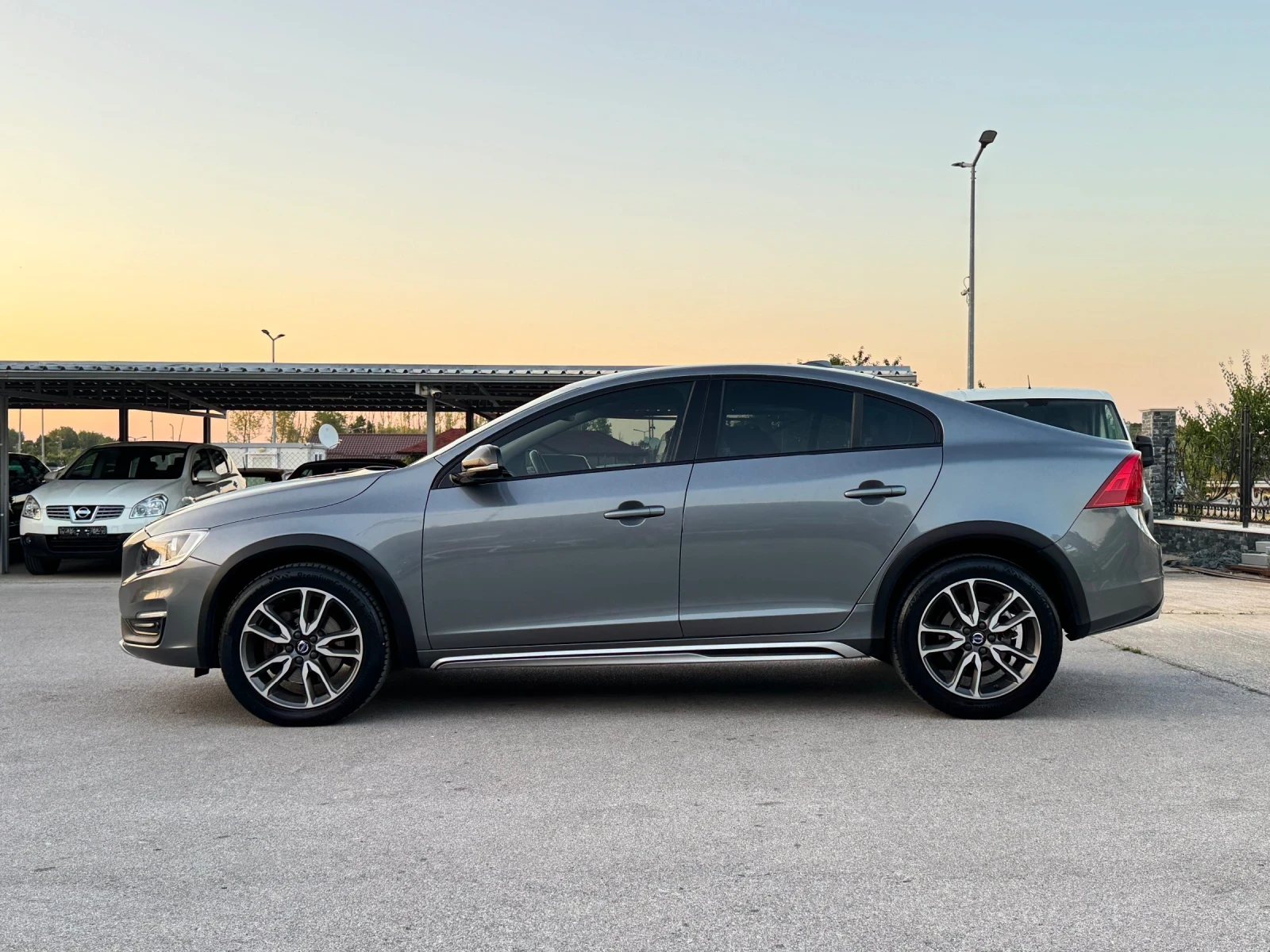 Volvo S60 2.0D4 CROSS COUNTRY - изображение 2