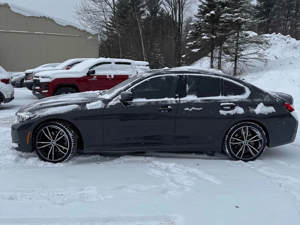 BMW 330  xDrive * CARFAX * MSPORT ПАКЕТ* ЧЕРВЕН ИНТЕРИОР - изображение 2