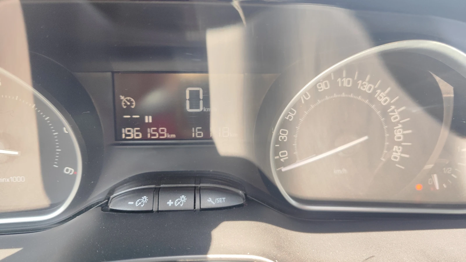 Peugeot 208 1.5 D ��������  | Mobile.bg � ����������� 12