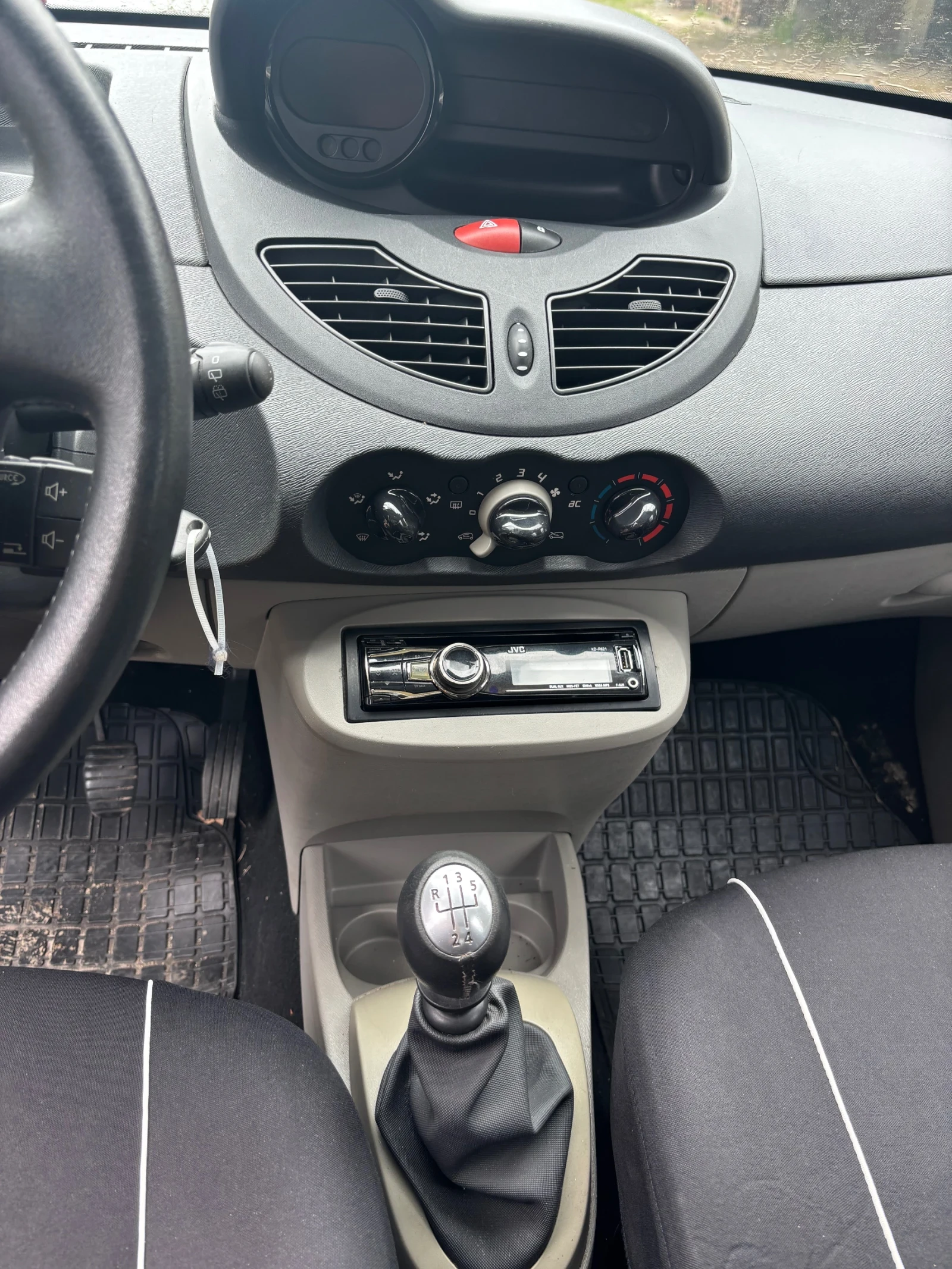 Renault Twingo, снимка 7 - Автомобили и джипове - 54632351