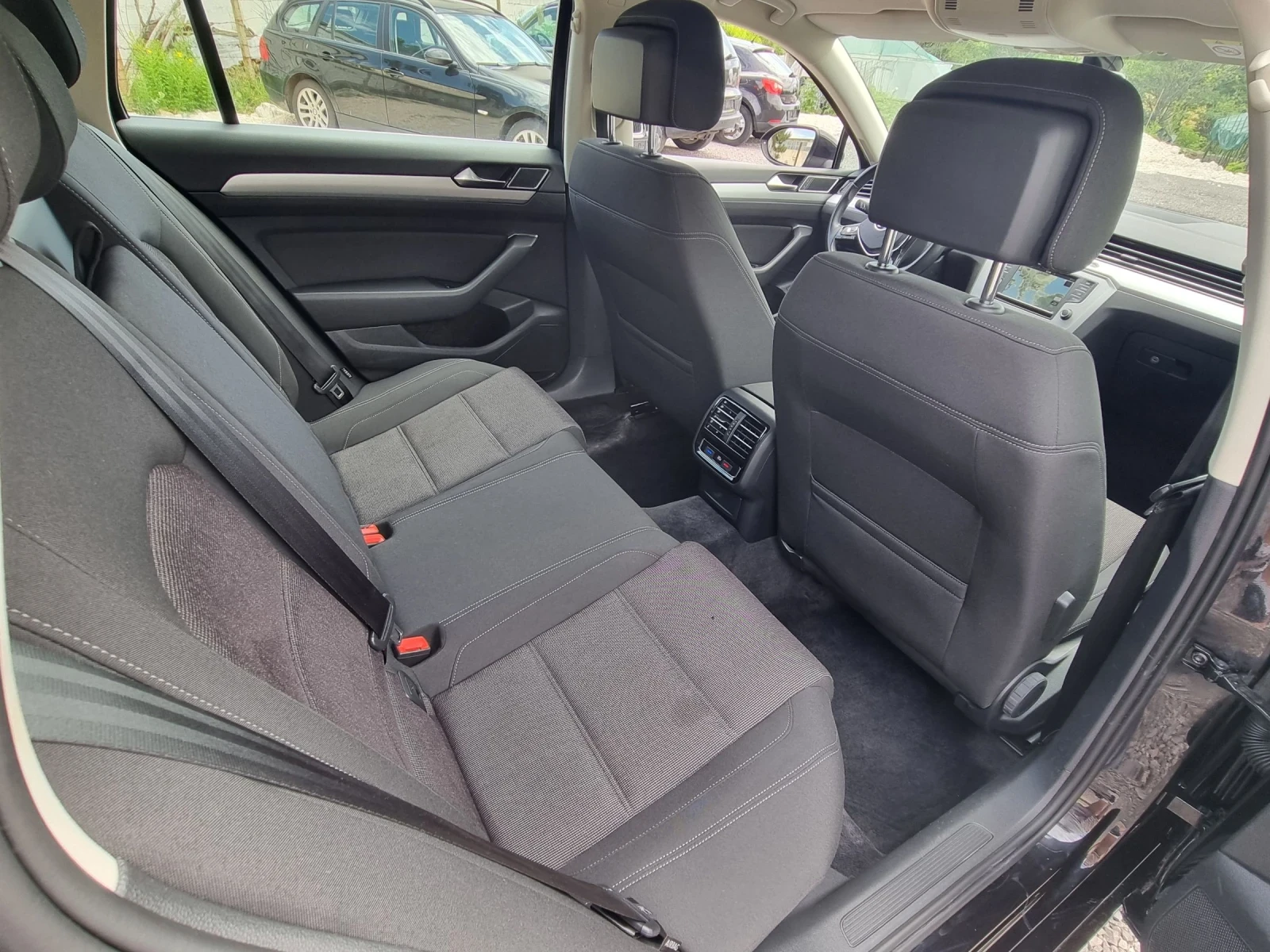 VW Passat 2.0tdi avtomat 150k, снимка 6 - Автомобили и джипове - 54741493