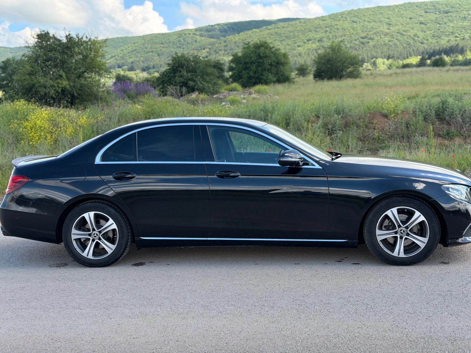 Mercedes-Benz E 220 194hp * LED, снимка 7 - Автомобили и джипове - 54779929
