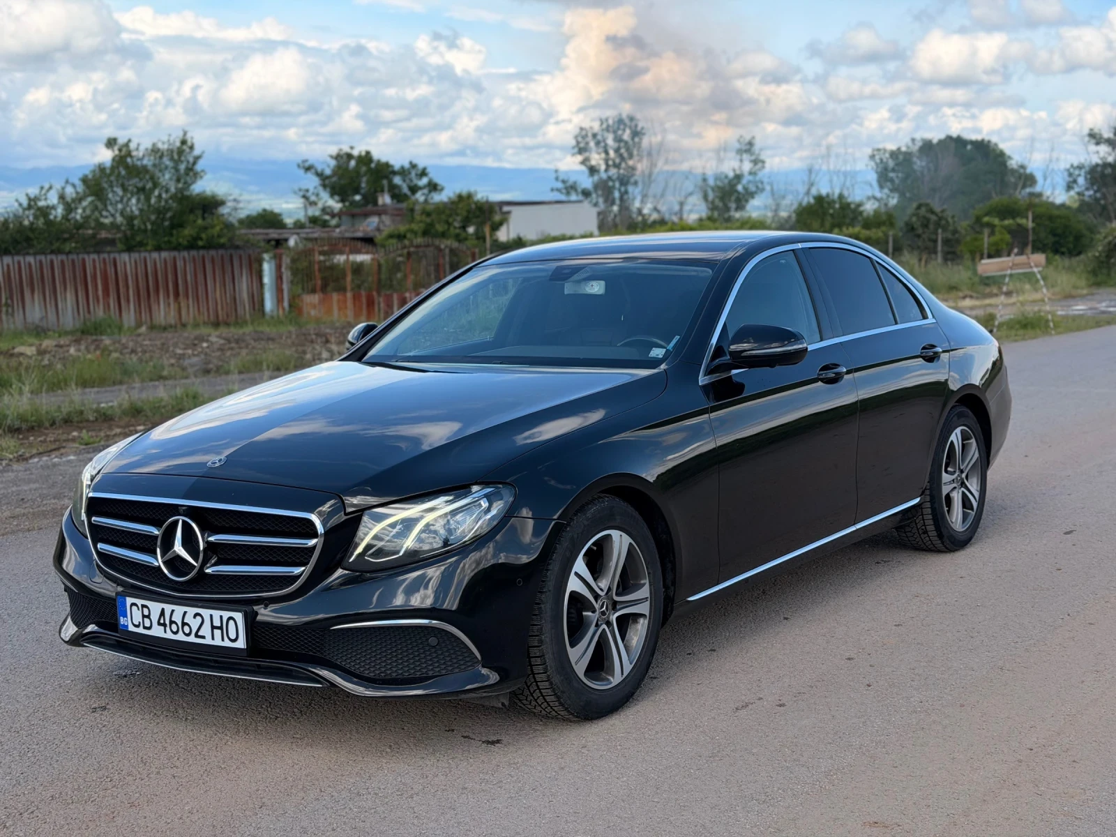 Mercedes-Benz E 220 194hp * LED, снимка 2 - Автомобили и джипове - 54779929