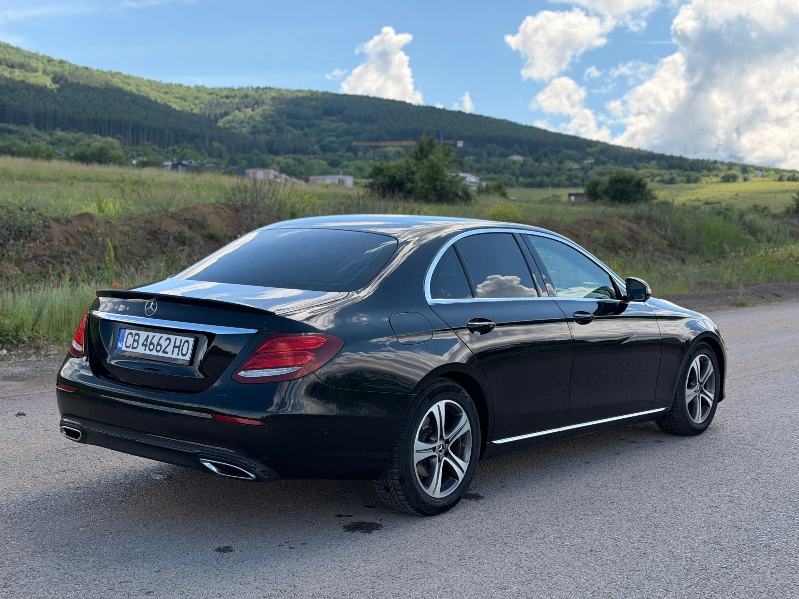 Mercedes-Benz E 220 194hp * LED, снимка 4 - Автомобили и джипове - 54779929