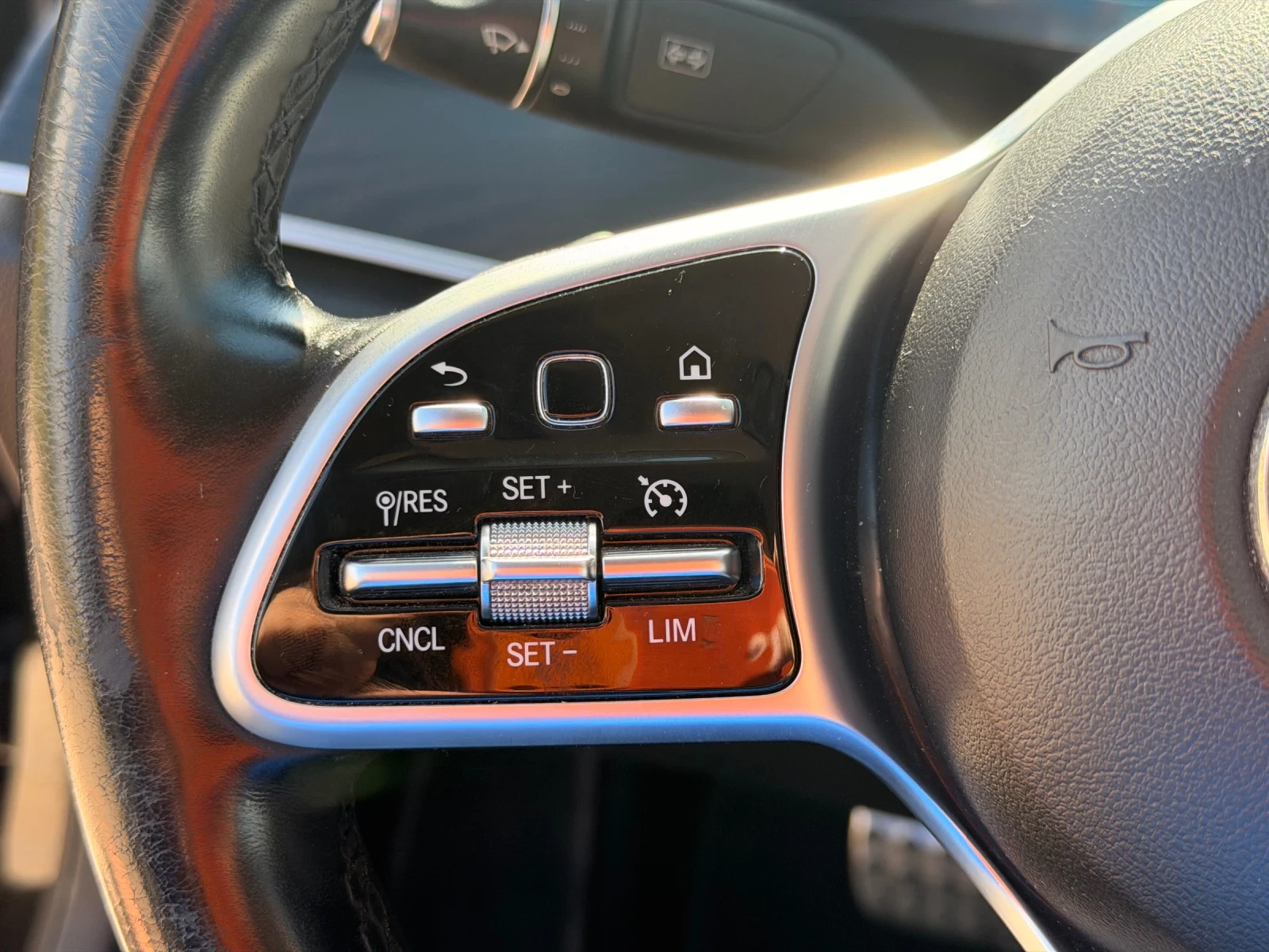 Mercedes-Benz E 220 194hp * LED, снимка 13 - Автомобили и джипове - 54779929