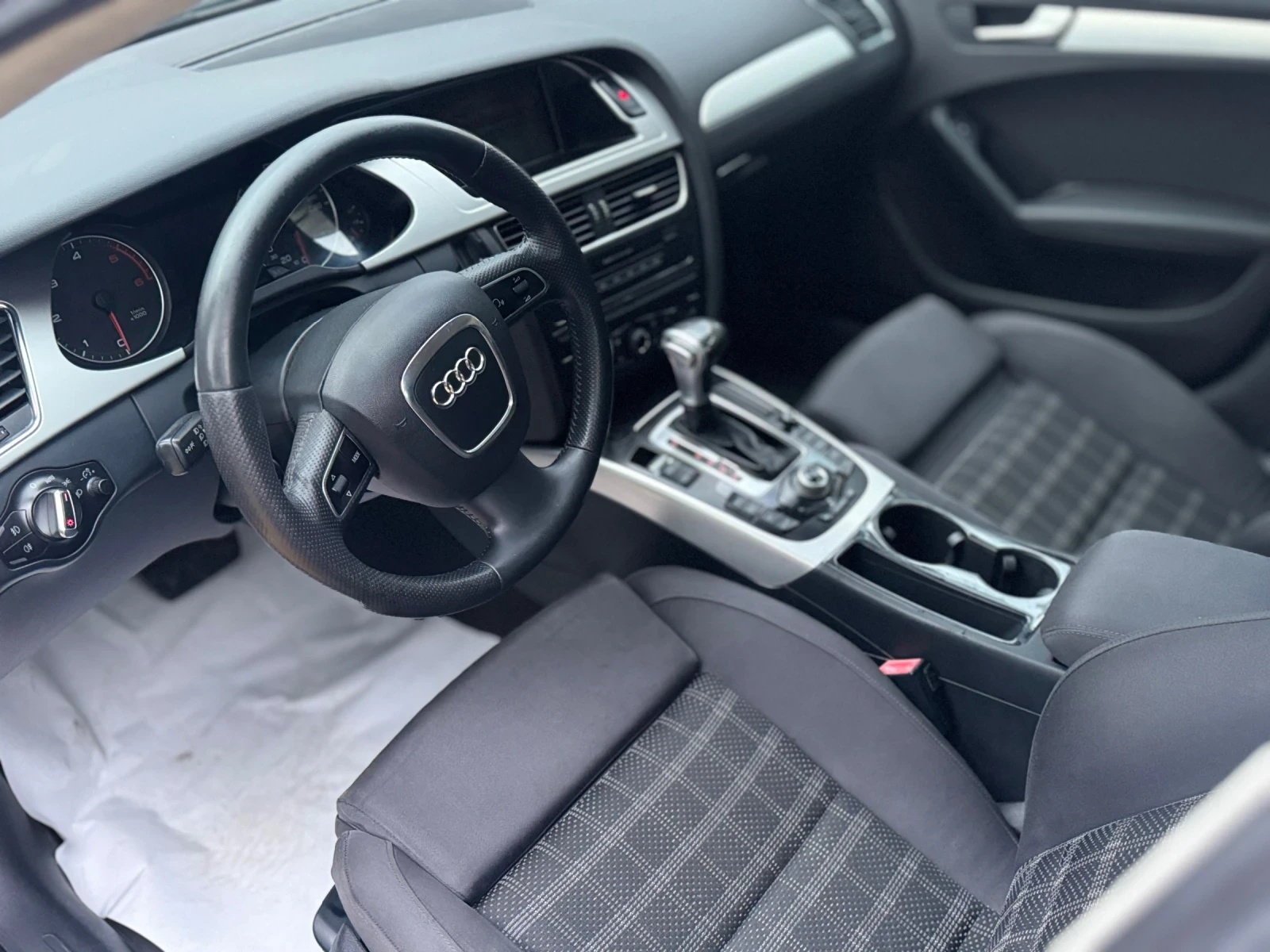 Audi A4 2.0 тди Автоматик* , снимка 9 - Автомобили и джипове - 54804429