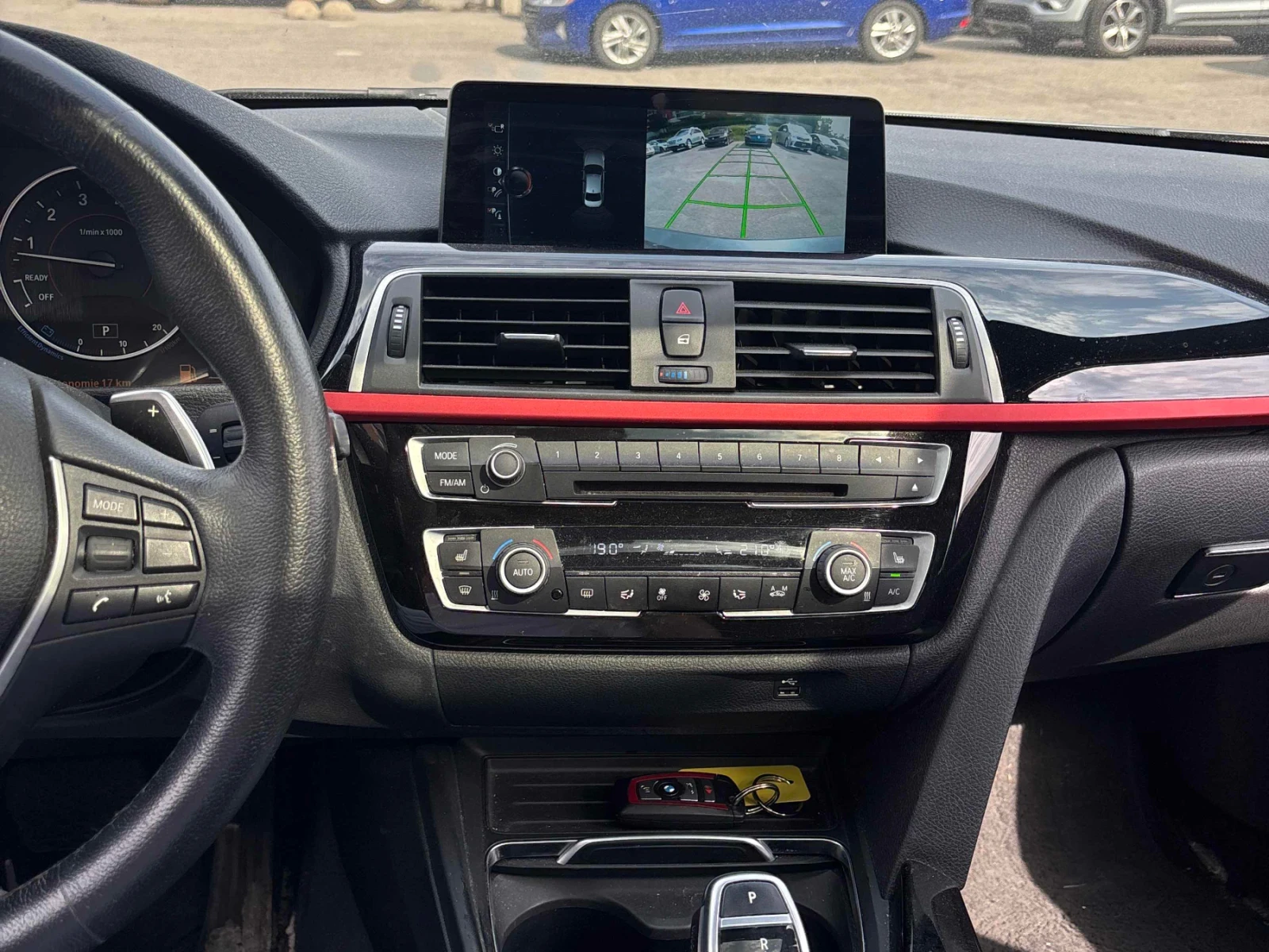 BMW 330 F30 / CARFAX, снимка 9 - Автомобили и джипове - 54934770