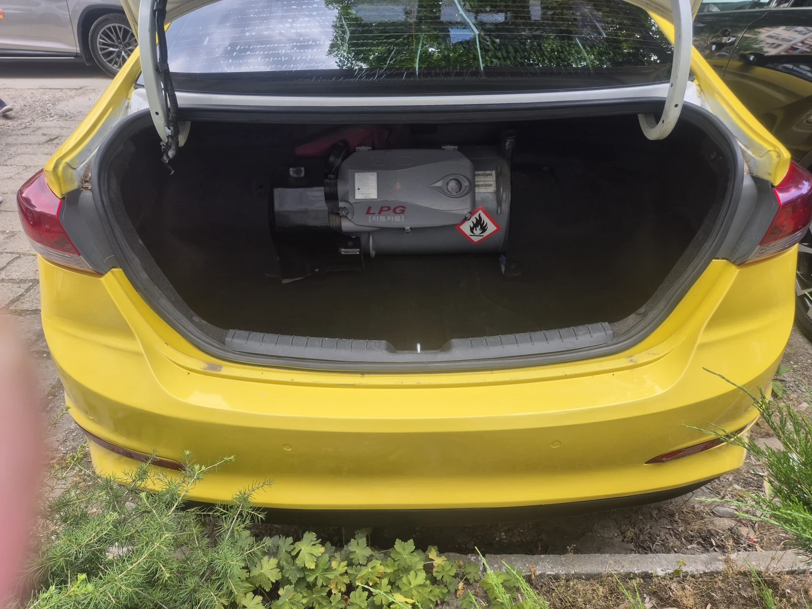 Hyundai Elantra, снимка 6 - Автомобили и джипове - 55071931