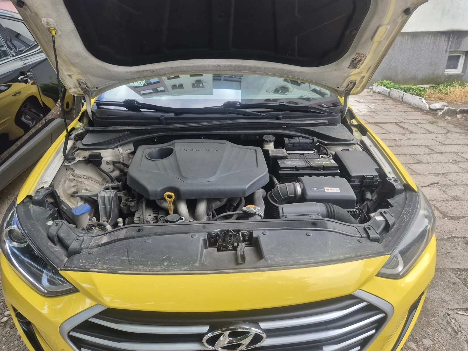 Hyundai Elantra, снимка 5 - Автомобили и джипове - 55071931