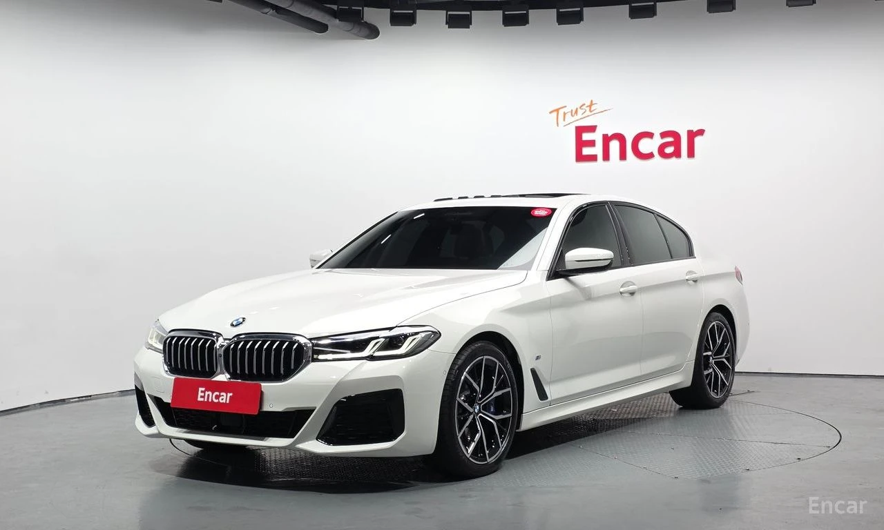 BMW 530 ДИСТРОНИК * ОБДУХВАНЕ * HEAD-UP * H/K, снимка 2 - Автомобили и джипове - 55155095