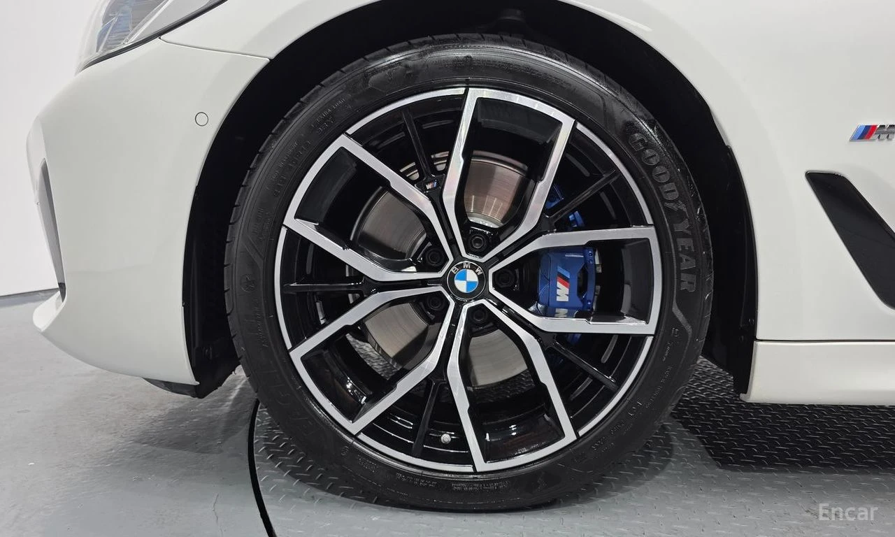 BMW 530 ДИСТРОНИК * ОБДУХВАНЕ * HEAD-UP * H/K, снимка 6 - Автомобили и джипове - 55155095