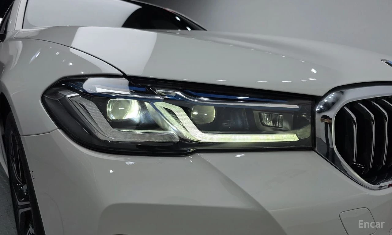 BMW 530 ДИСТРОНИК * ОБДУХВАНЕ * HEAD-UP * H/K, снимка 8 - Автомобили и джипове - 55155095