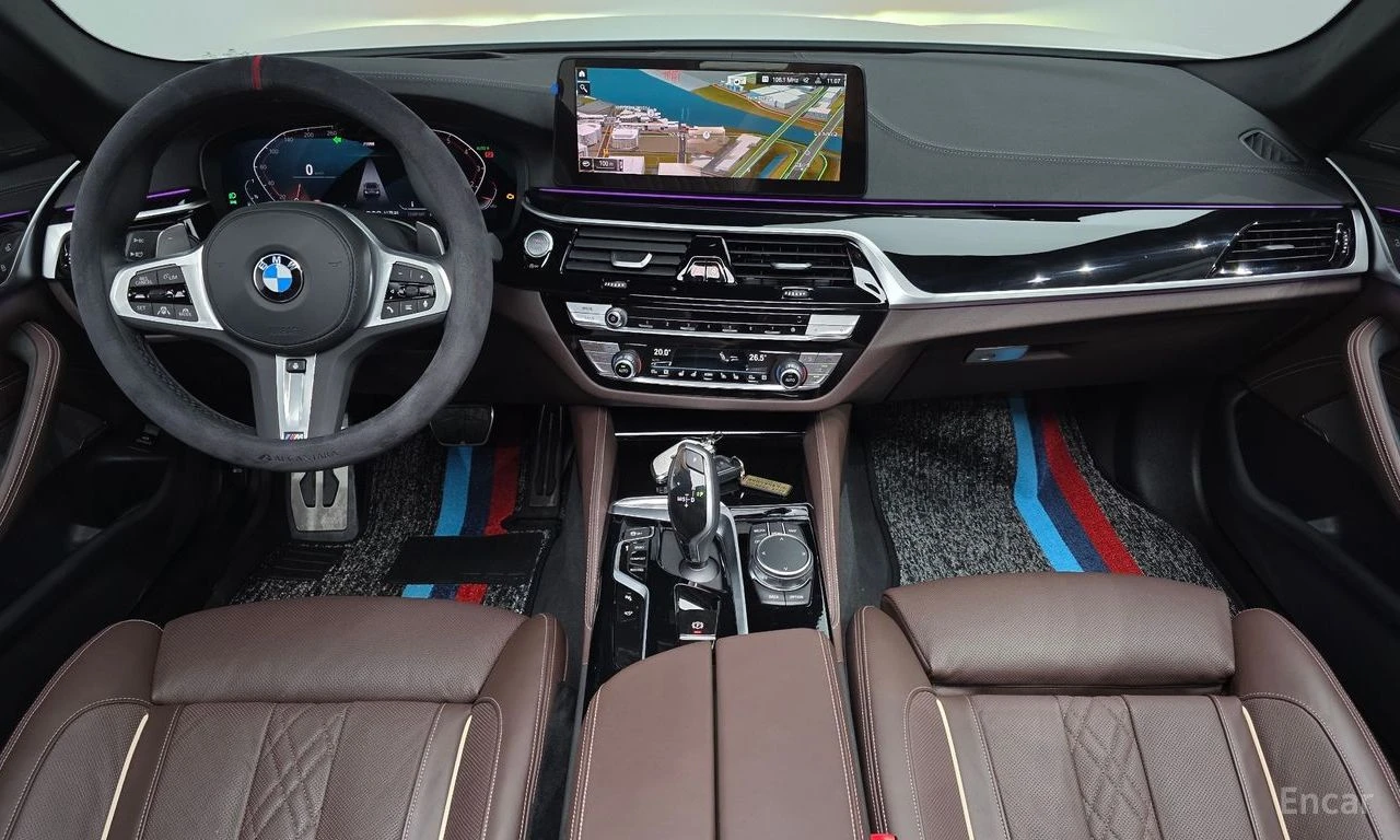 BMW 530 ДИСТРОНИК * ОБДУХВАНЕ * HEAD-UP * H/K, снимка 11 - Автомобили и джипове - 55155095