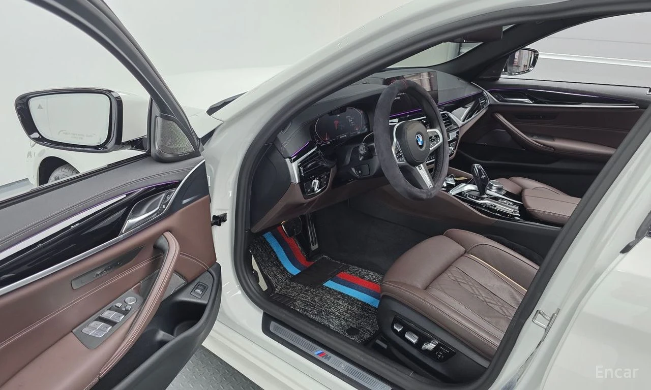BMW 530 ДИСТРОНИК * ОБДУХВАНЕ * HEAD-UP * H/K, снимка 17 - Автомобили и джипове - 55155095