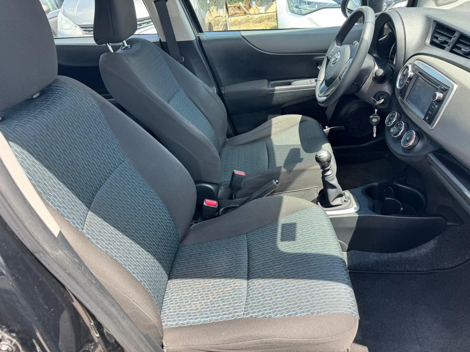 Toyota Yaris NAVI* КАМЕРА* 1.4D4d 90hp* KLIMA* НОВИ ГУМИ, снимка 14 - Автомобили и джипове - 55188604