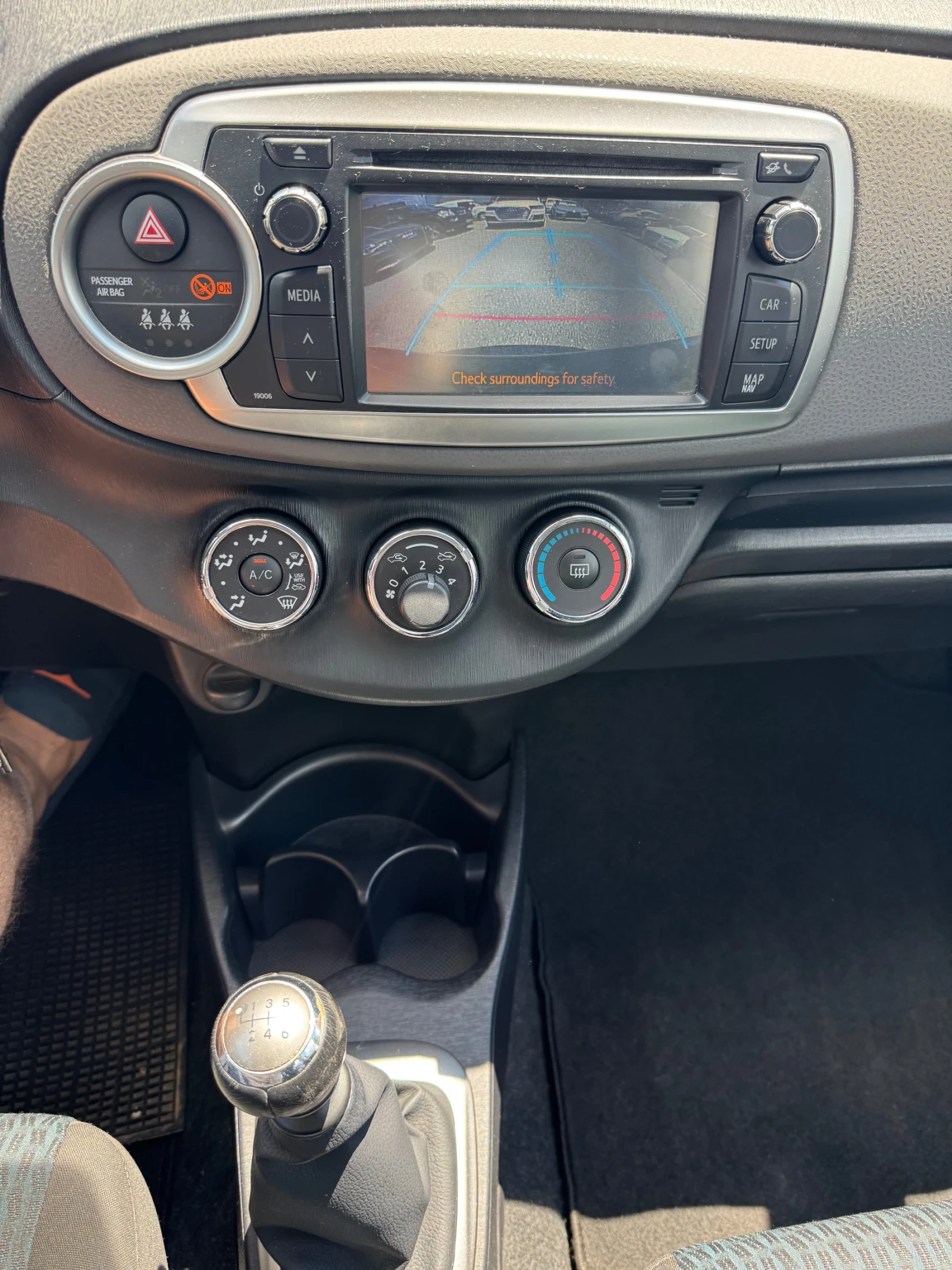Toyota Yaris NAVI* КАМЕРА* 1.4D4d 90hp* KLIMA* НОВИ ГУМИ, снимка 3 - Автомобили и джипове - 55188604