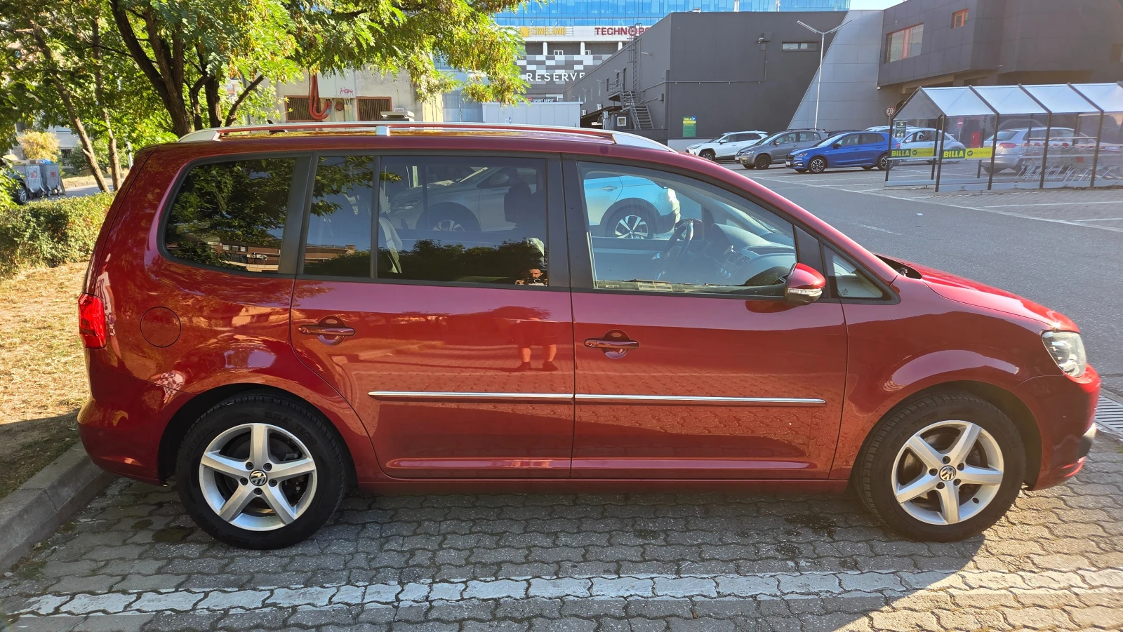 VW Touran Highline 1.4 TSI, снимка 7 - Автомобили и джипове - 55485340