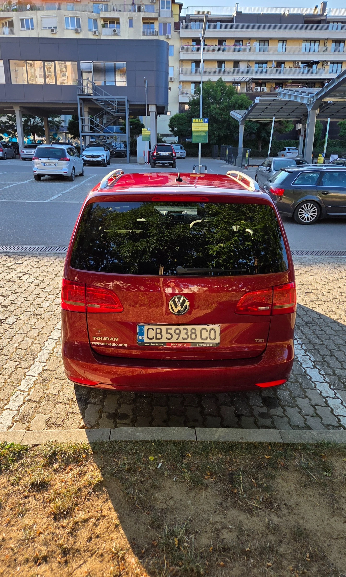 VW Touran Highline 1.4 TSI, снимка 6 - Автомобили и джипове - 55485340
