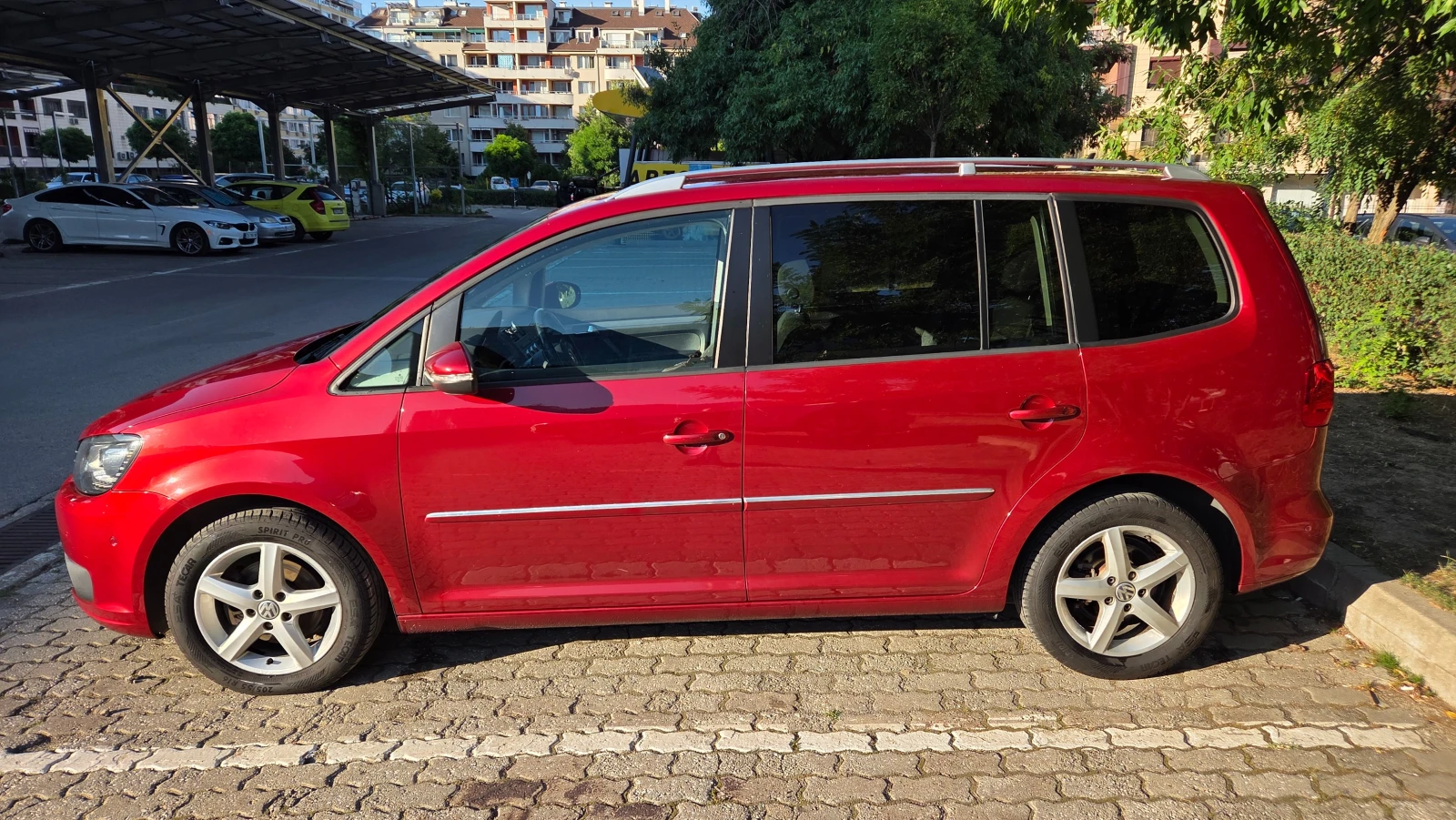 VW Touran Highline 1.4 TSI, снимка 5 - Автомобили и джипове - 55485340