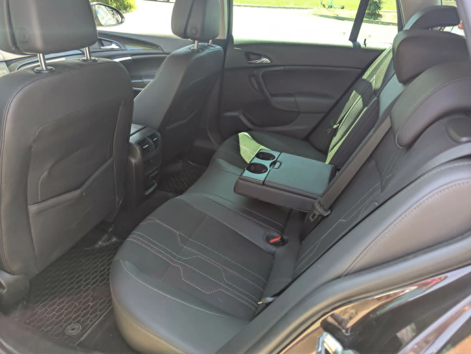 Opel Insignia, снимка 12 - Автомобили и джипове - 55491983