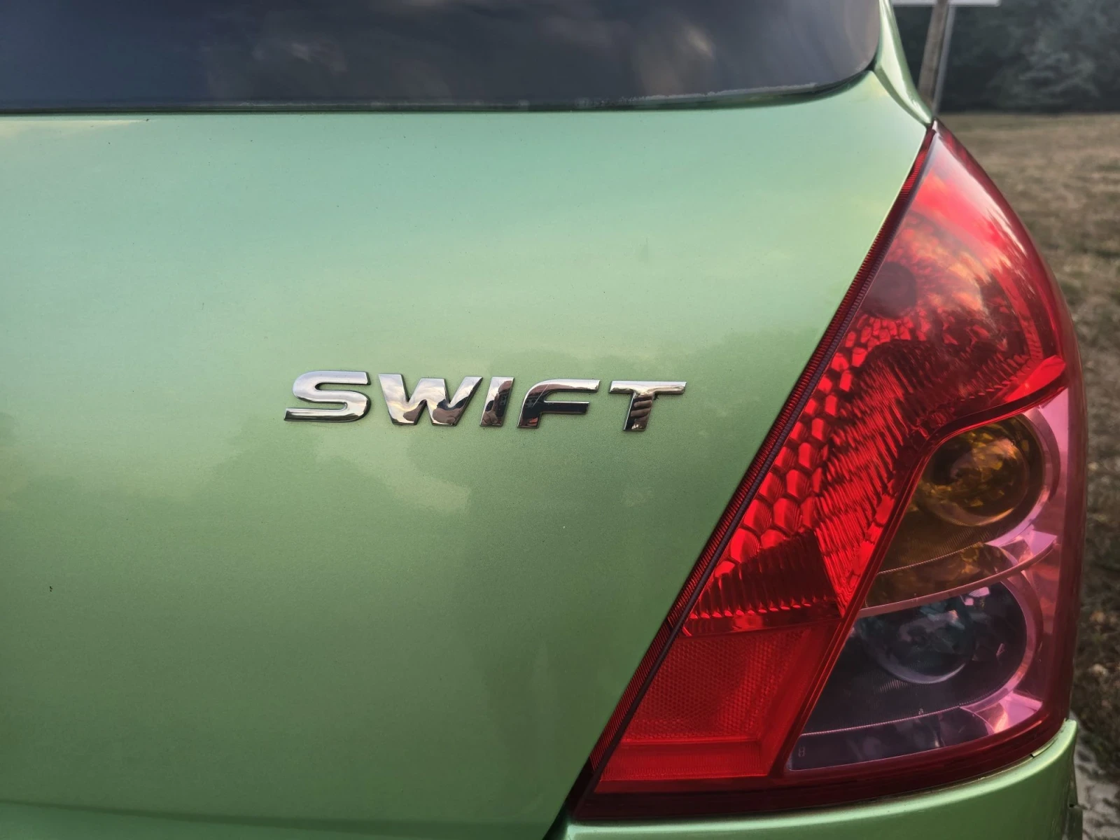 Suzuki Swift 4 врати.4 цилиндъра.Евро 5.Климатик, снимка 6 - Автомобили и джипове - 55904872