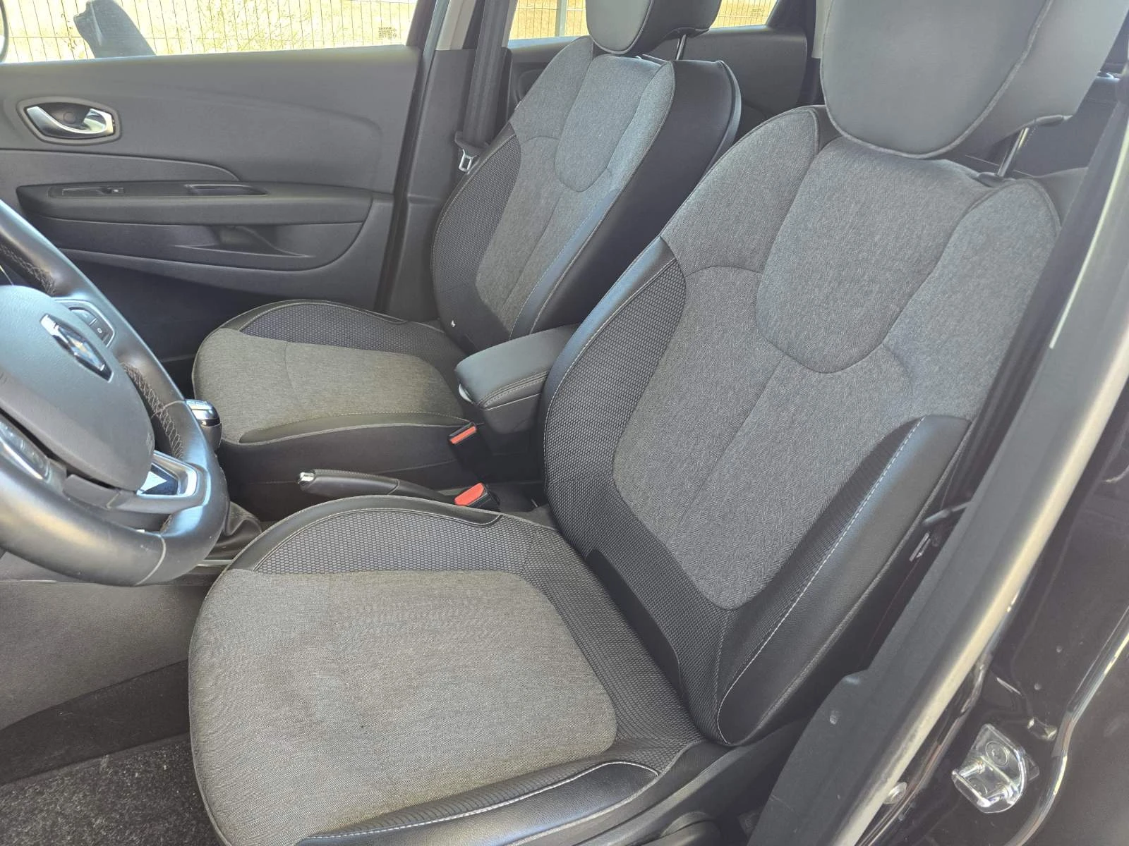 Renault Captur 1.2 TCe Facelift Камера| Джанти| Климатроник, снимка 10 - Автомобили и джипове - 56006795