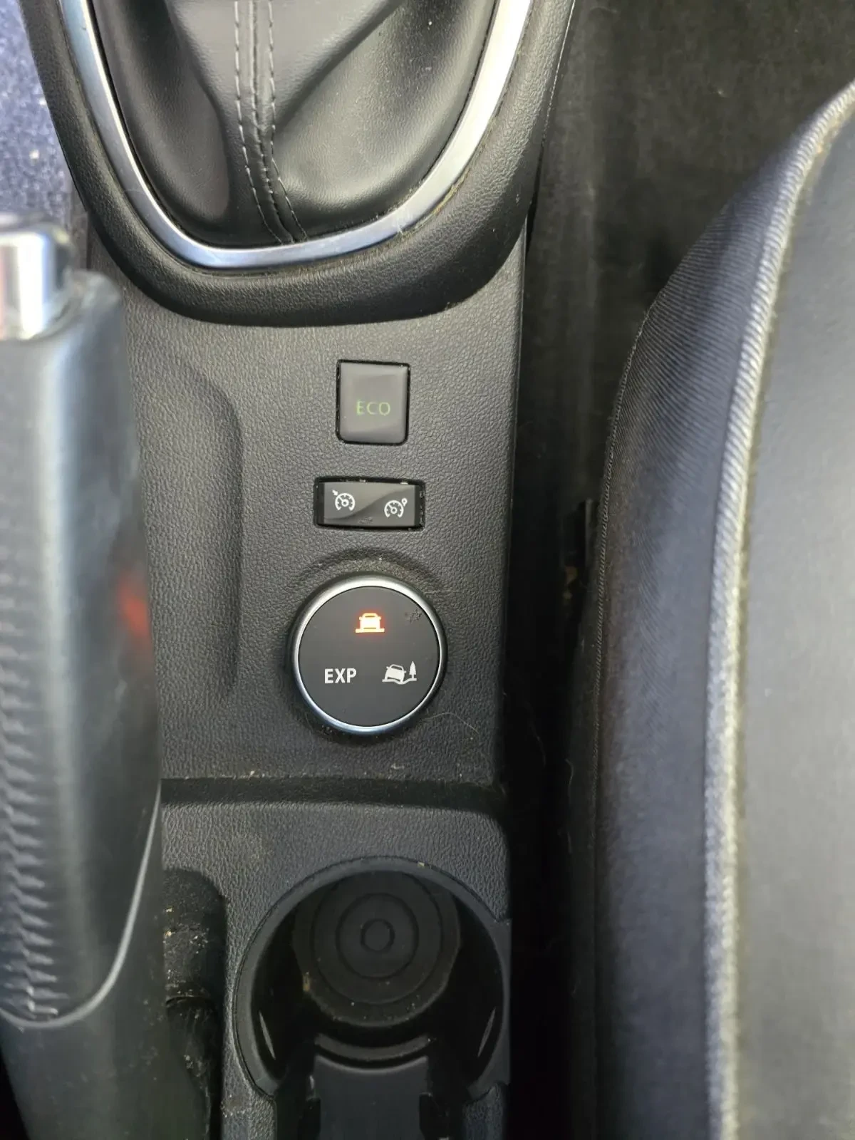 Renault Captur 1.2 TCe Facelift Камера| Джанти| Климатроник, снимка 14 - Автомобили и джипове - 56006795