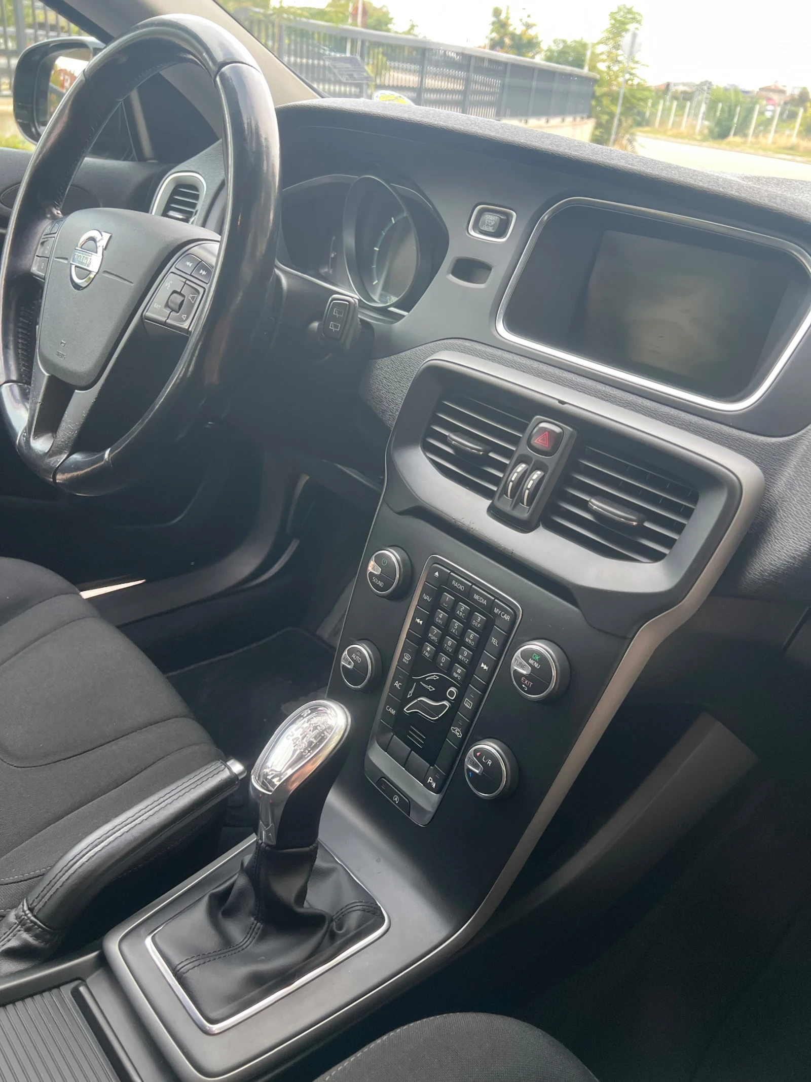 Volvo V40 Cross Country, снимка 3 - Автомобили и джипове - 56231529