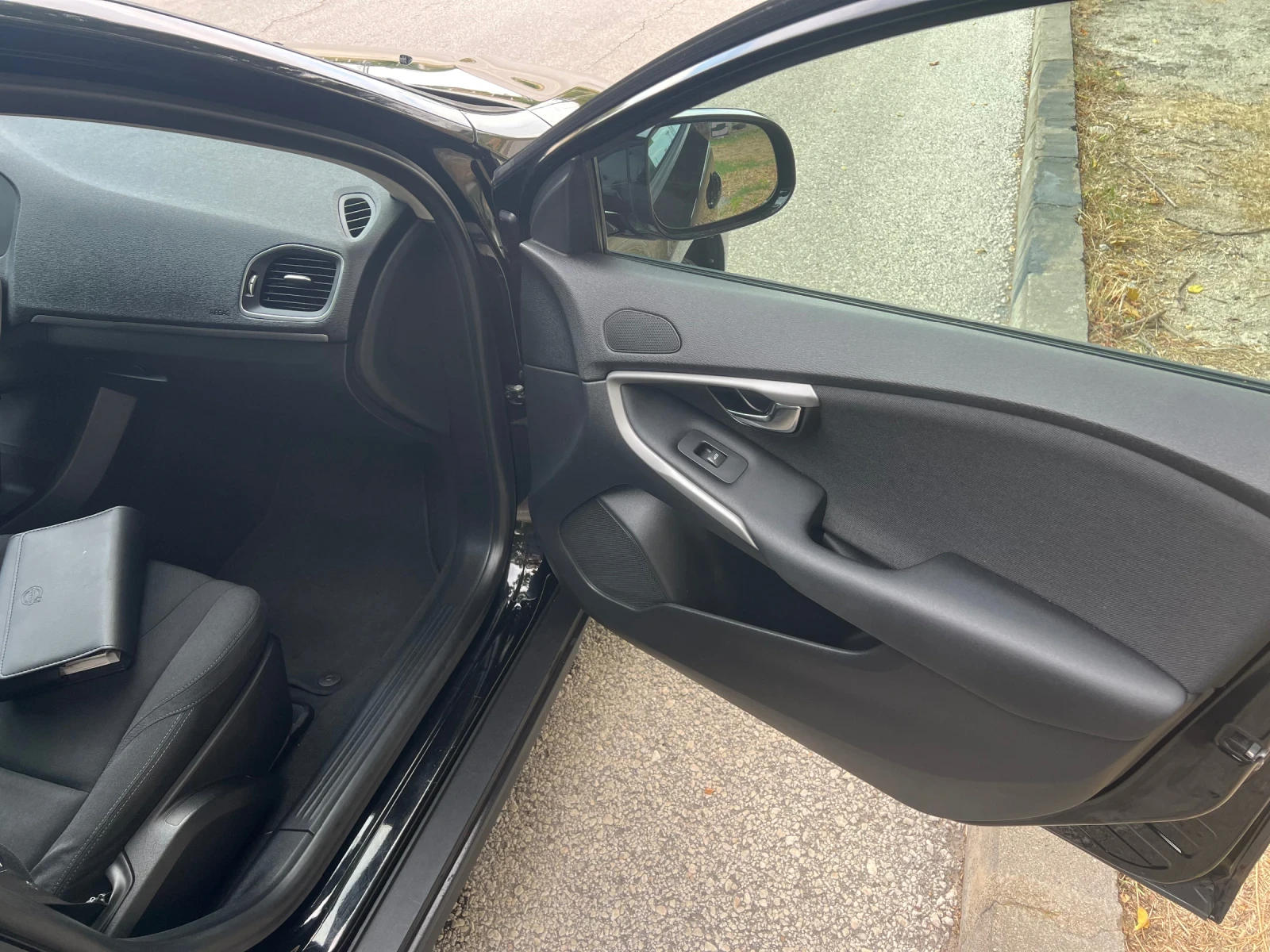Volvo V40 Cross Country, снимка 4 - Автомобили и джипове - 56231529