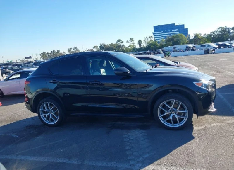 Alfa Romeo Stelvio, снимка 13 - Автомобили и джипове - 52811736