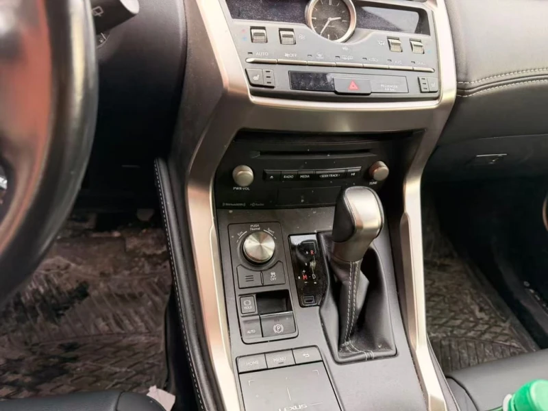 Lexus NX * 300 * CARFAX * БЕЗ ПЪРВОНАЧАЛНА ВНОСКА, снимка 15 - Автомобили и джипове - 52932182