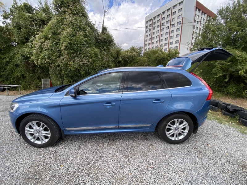Volvo XC60 D4 AWD, снимка 7 - Автомобили и джипове - 53110879