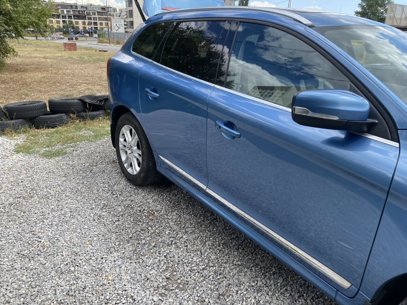 Volvo XC60 D4 AWD, снимка 9 - Автомобили и джипове - 53110879