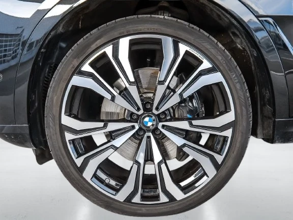 BMW X7 40d xDrive = M-Sport Pro = Гаранция, снимка 5 - Автомобили и джипове - 54943983
