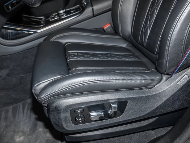 BMW X7 40d xDrive = M-Sport Pro = Гаранция, снимка 7 - Автомобили и джипове - 54943983