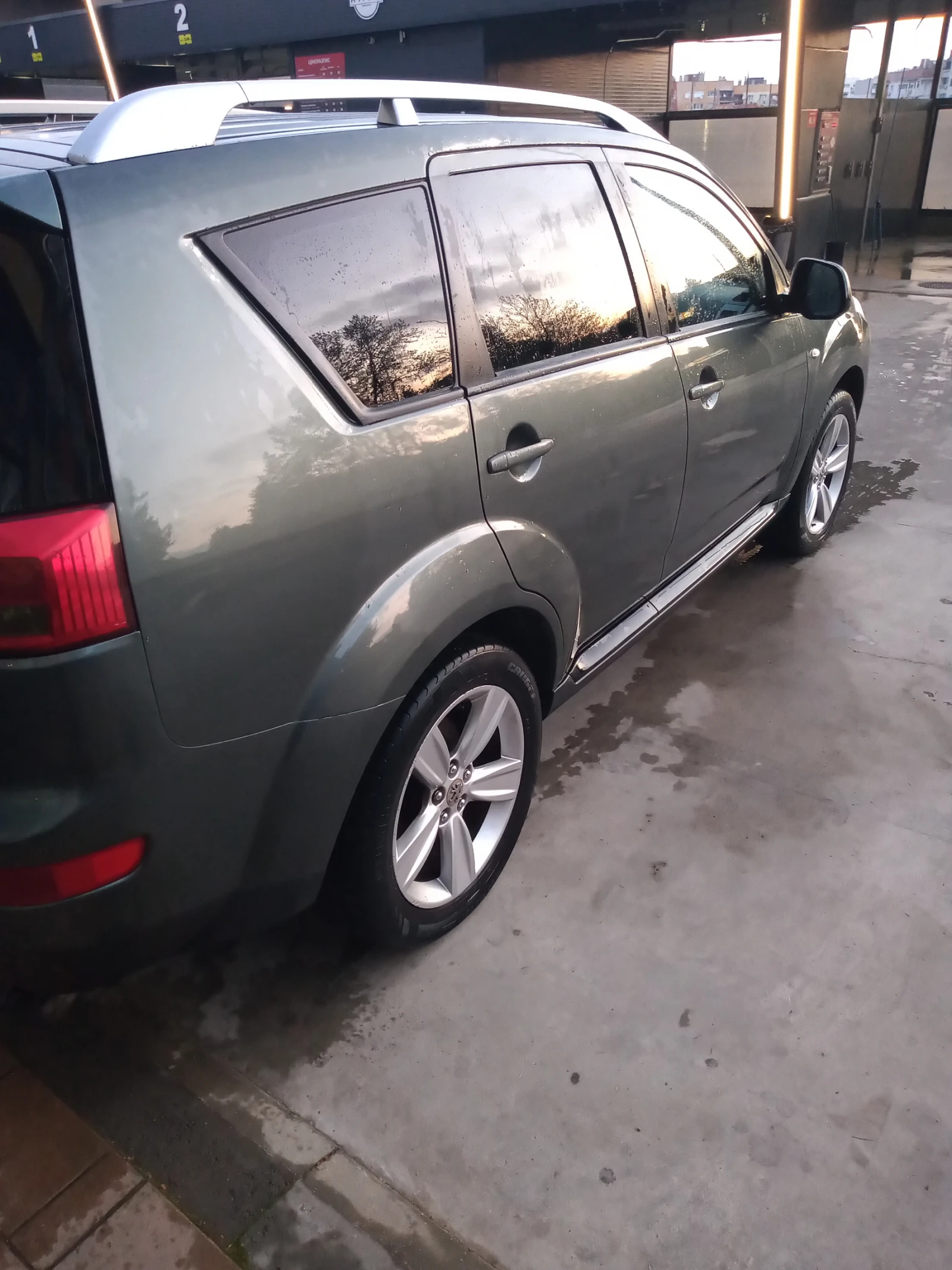 Peugeot 4007 2.2 - изображение 3