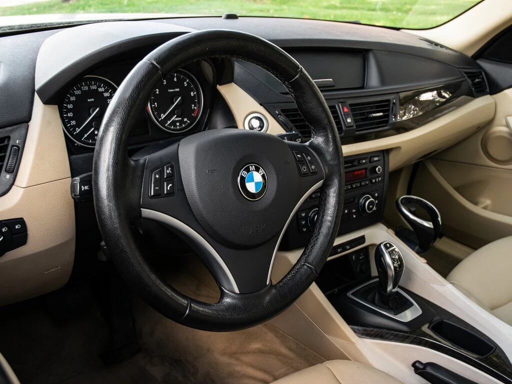 BMW X1 * АВТО КРЕДИТ* ЦЕНА ДО БГ * Сервизна история *  - изображение 8