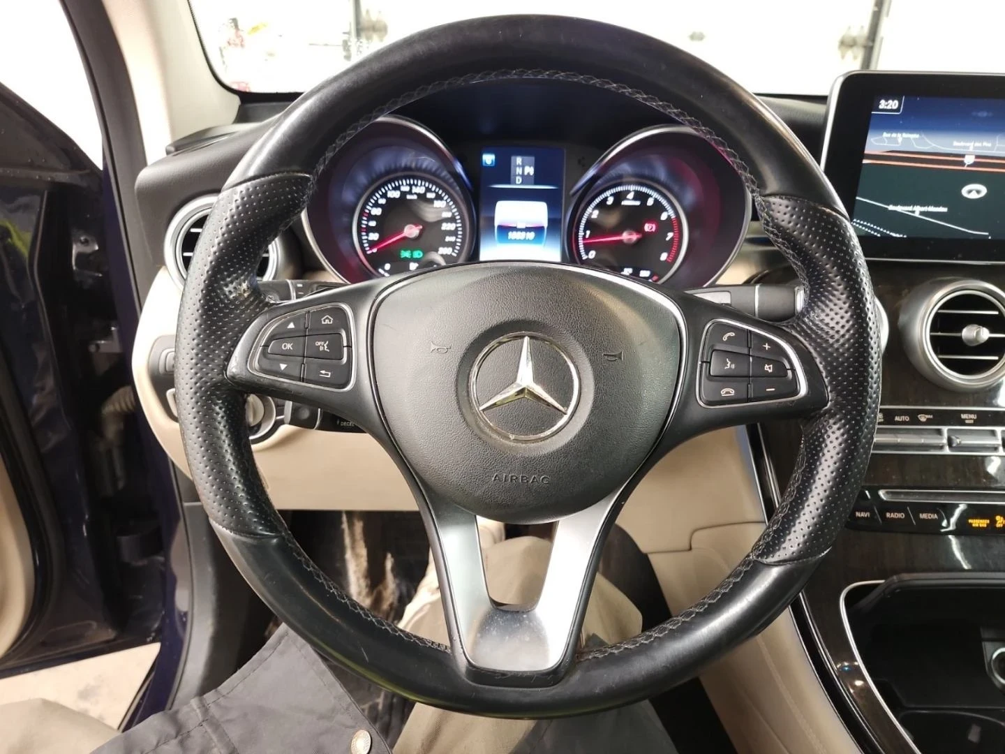 Mercedes-Benz GLC 300 AMG-line* 4M* 360View* Burmester* Подгрев* Пано - изображение 9