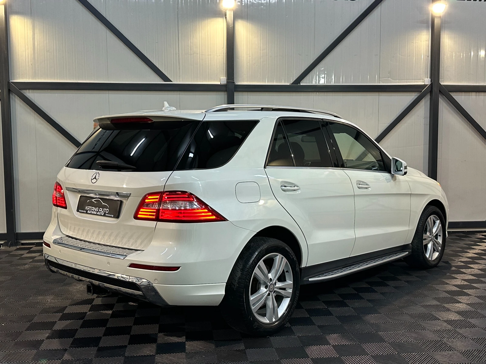 Mercedes-Benz ML 350 * AMG* 360* ОБДУХВАНЕ* ПАНОРАМА , снимка 3 - Автомобили и джипове - 53035963