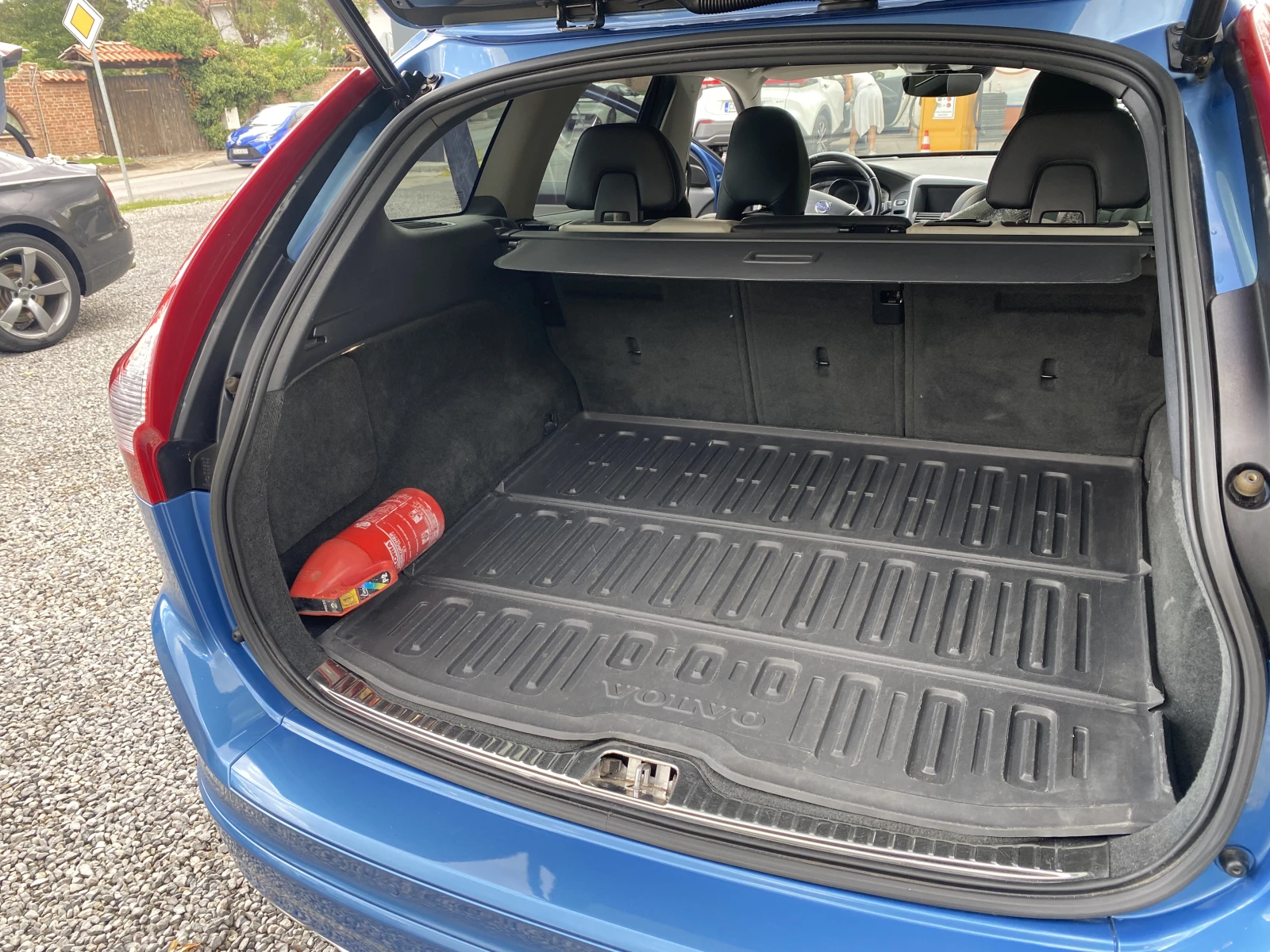 Volvo XC60 D4 AWD - изображение 6