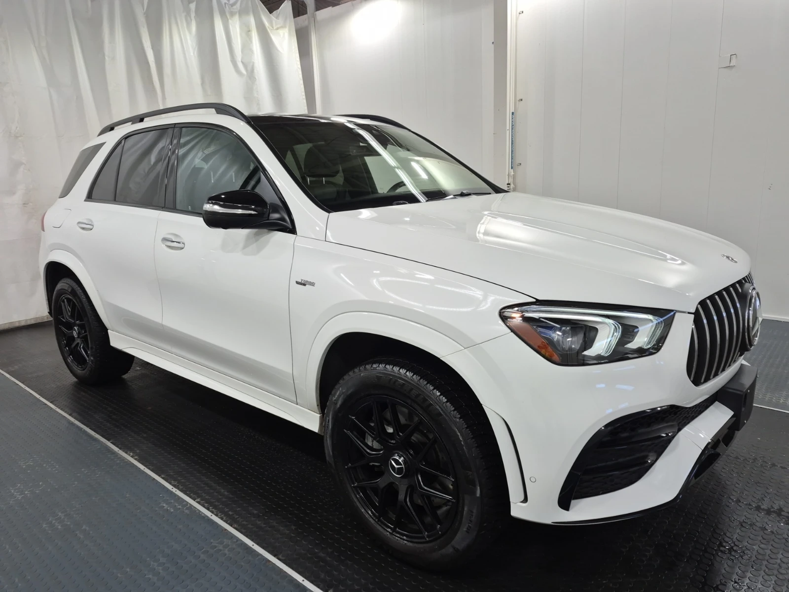 Mercedes-Benz GLE AMG GLE 53 * * CARFAX * * АВТО КРЕДИТ * * , снимка 2 - Автомобили и джипове - 53790202