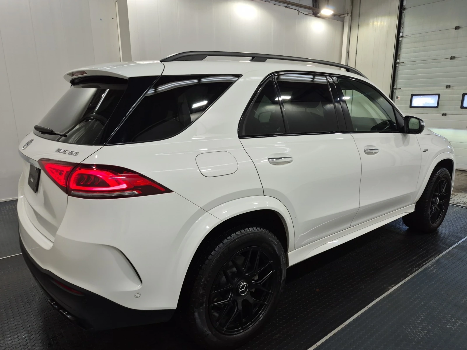 Mercedes-Benz GLE AMG GLE 53 * * CARFAX * * АВТО КРЕДИТ * * , снимка 4 - Автомобили и джипове - 53790202