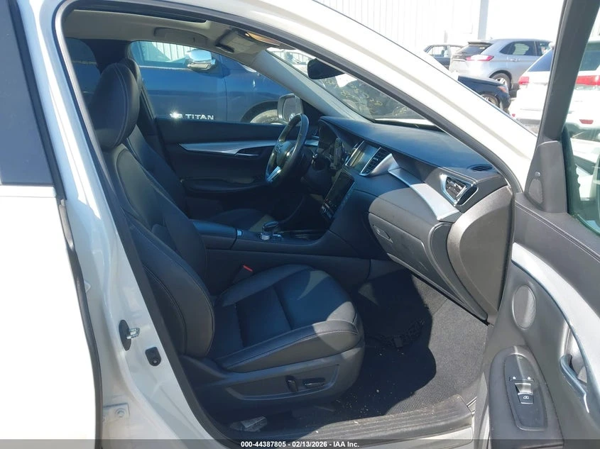 Infiniti QX50 2.0l Luxe, снимка 5 - Автомобили и джипове - 54141507