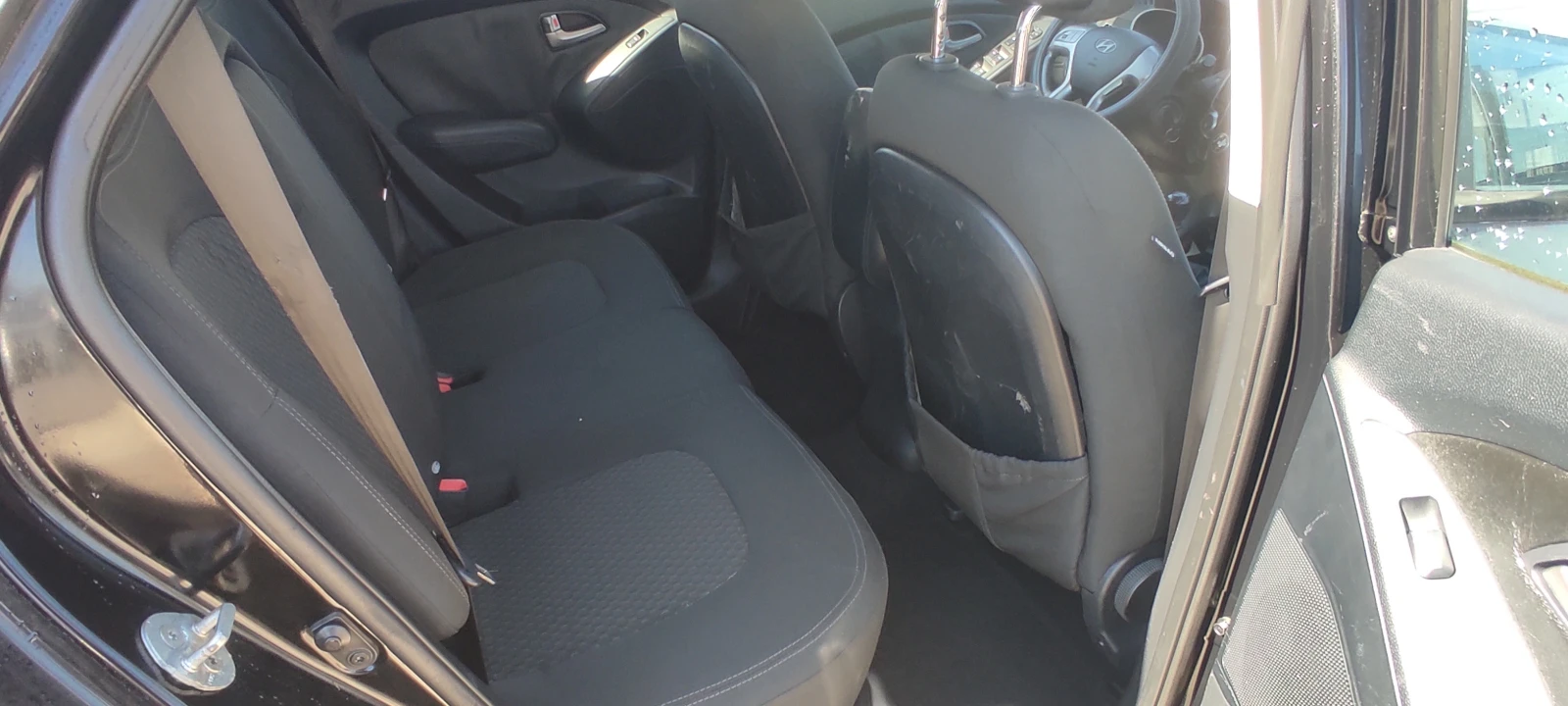 Hyundai IX35 1.7 CRDI  6-СКОРОСТИ, снимка 9 - Автомобили и джипове - 54550248
