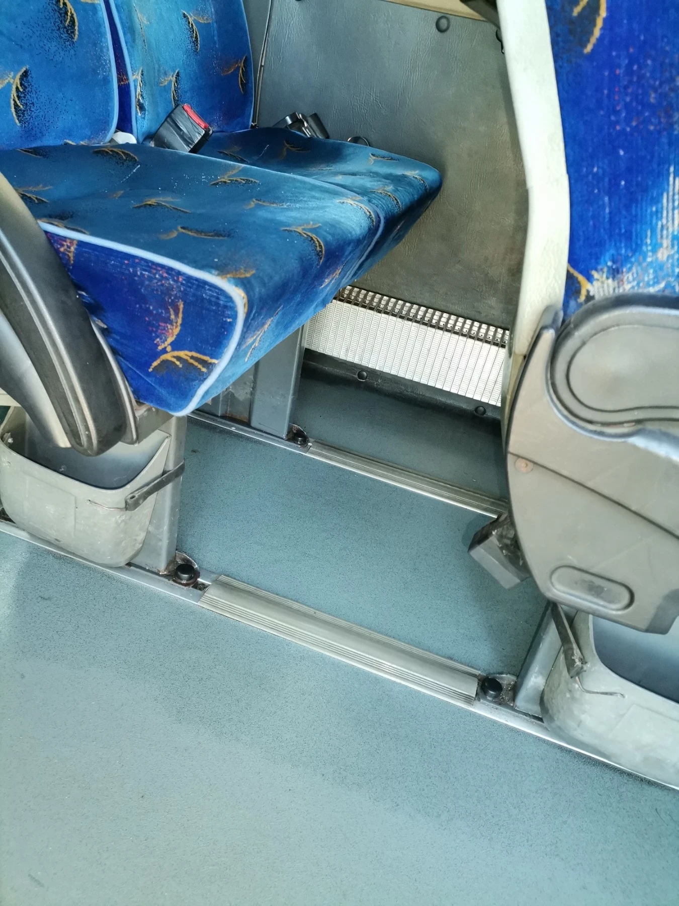 Mercedes-Benz 412  - изображение 3